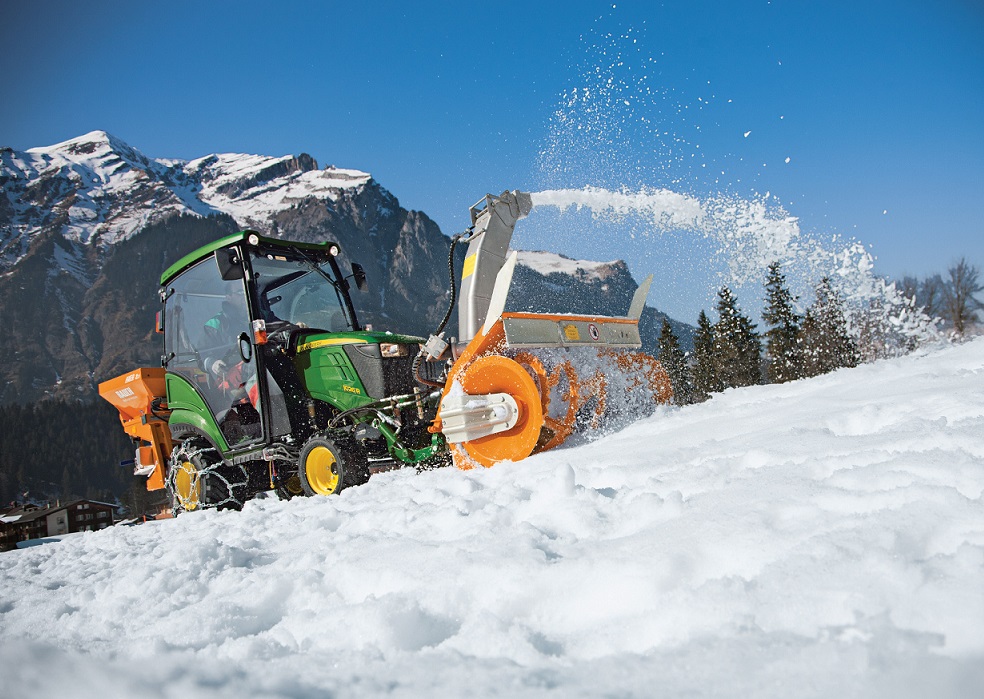 John Deere, traktor, samospráva
